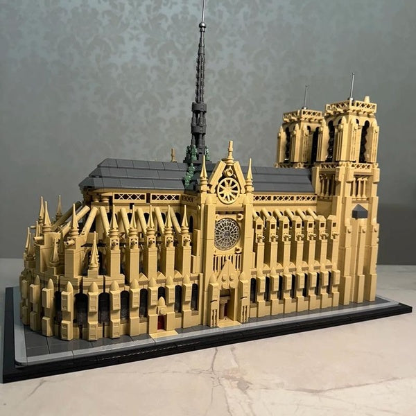 New 4383pcs Notre Dame Cathedral Model Building Block Brick Educational Assembly Toy Children Boy Gift