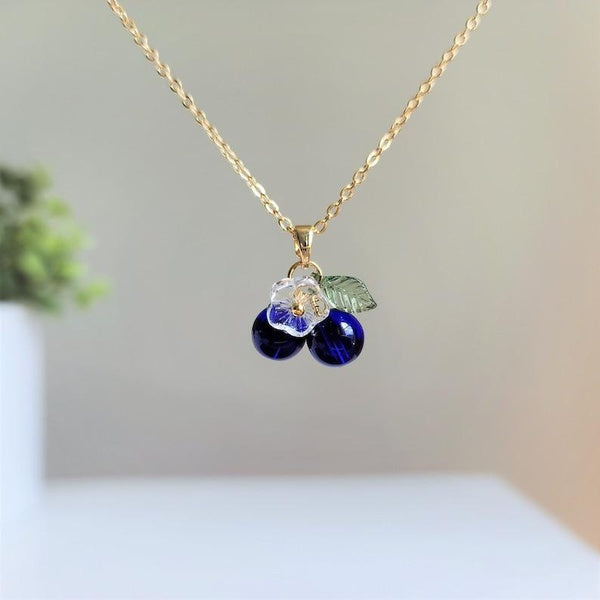 Collier de myrtilles, myrtille en verre avec collier de fleurs, collier de charme de fruits, bijoux sucrés, cadeau pour elle