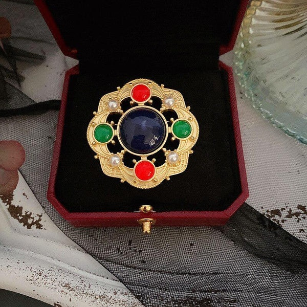 New Simple Retro Color Resin Pearl Brooches for Women Clothing Medieval Luxury Jewelry Temperament Enamel Pin Accessories Matron Inn