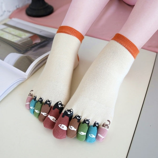 Women Cute Cartoon Cotton Socks Color Split Toe Dispensing Five Finger Socks