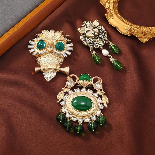 Vintage Middle Women Emerald Rhinestone Owl Lion Tassel Brooches Badges Lady Palace Style Retro Animal Pendant Pins Accessories Matron Inn