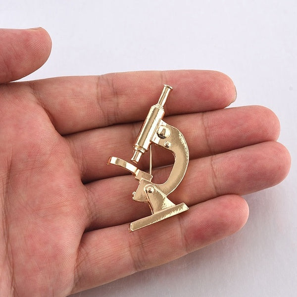 Creative Classic Microscope Brooch Pin Alloy Medical Equipment Medical Pins For Doctors Nurses Lapel Jewelry