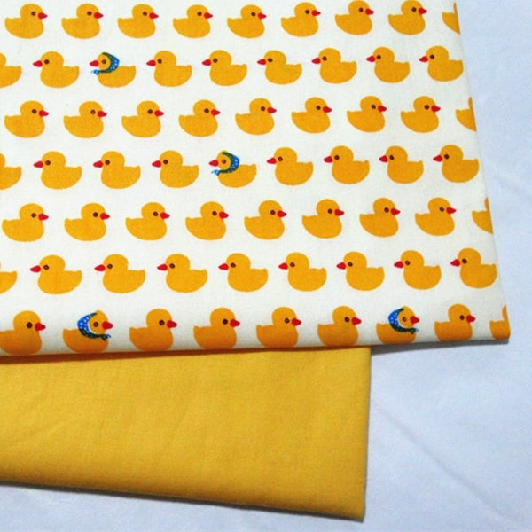 2 Pcs-lot 40X50CM Cartoon Little Duck Printed Cloth Fabric DIY Handmade Tissu Fat Quarter Patchwork Group Cloth Bundls Calico Sewing Scrapbooking Tec