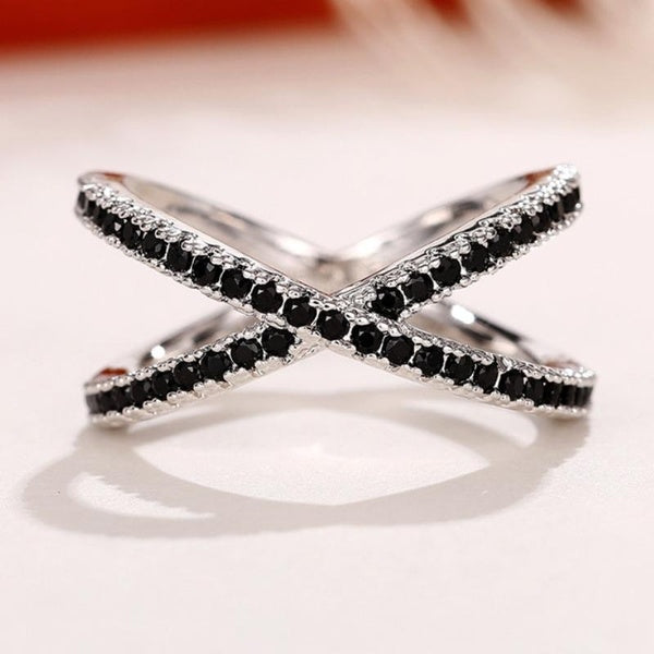 Cross Intertwined Bar Setting Black Gemstone Rings for Women Daily Casual Fashion Accessories