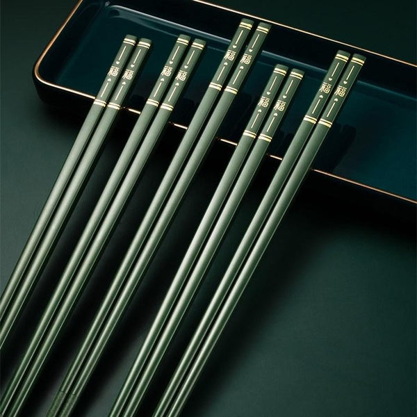 5 Pairs Chinese Chopsticks for Non-slip Food Sushi Sticks Reusable Metal Chopsticks Set Healthy Alloy Tableware