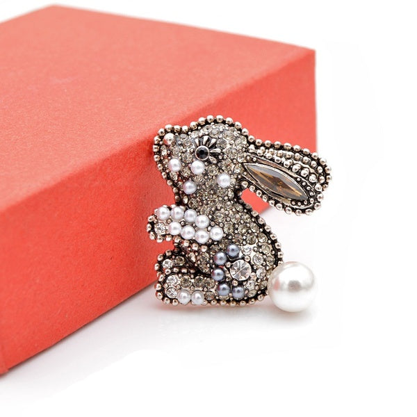Nouvelle arrivée strass lapin broches pour femmes enfants broches mignon carton style bonny broche bon cadeau