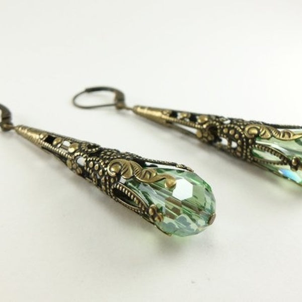Boucles d'oreilles péridot Boucles d'oreilles longues pendantes Boucles d'oreilles en laiton Boucles d'oreilles en cristal de champagne