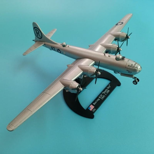 1:200 Scale Alloy Diecast Military Model Boeing B-29 Superfortress Bomber Fighter Aircraft Model Plane Toy For Collection Souvenir Gift Home Office D