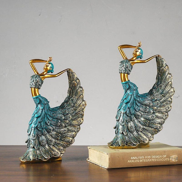 European Classical Peacock Dancer Elegant Beauty Crafts Resin Ornaments Home AccessoriesCrafts Living Room Wine Cabinet Window Office Home Ornament T