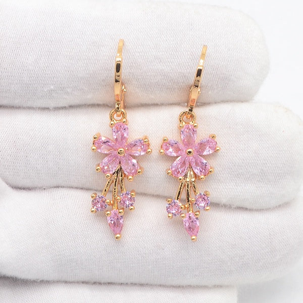 Boucles d'oreilles pendantes en forme de fleur de zircon cubique rose pour femme