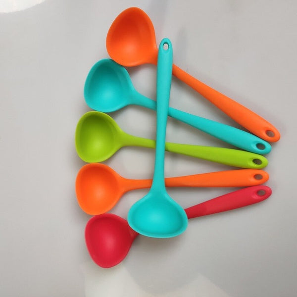 1PC Silicone Ladle Spoon Long Handled Soup Spoon Slightly Curve design Spoons FDA Grade Kitchen Utensils Cooking Tools XB 016