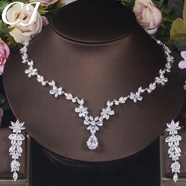 CANDICE Ensemble de bijoux de mariée en plaqué or blanc avec pendentif en forme de fleur et boucles d'oreilles pendantes entièrement pavées de zircon