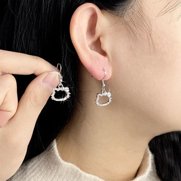Exquisite and Cute Cartoon Cat Pattern Earrings, Rhinestone Earrings, Hollowed Out Cat Earrings, Girls' Christmas Birthday Gifts, Fashion Accessories Matron Inn