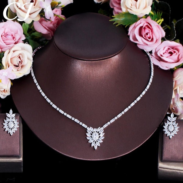 CANDICE Dazzling Clear AAAAA CZ Zirconia Crystal Pavé Setting White Gold Plated Woman Banquet Jewelry Sets Classy Party Collier et Boucles d'oreilles