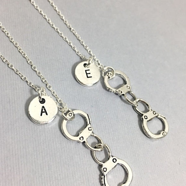 Handcuff Necklace, Best Friend Necklace, Handcuffs,bff Necklace, Friendship, Sister Necklace, Friends, Personalized, Initial Charm（1pcs）
