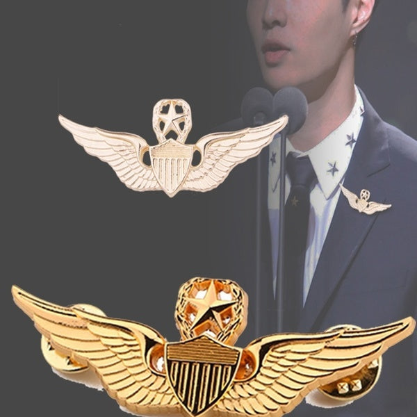 Une médaille de pilote de commandement militaire de la seconde guerre mondiale USAAF ailes insigne en métal broche étoile couleur or