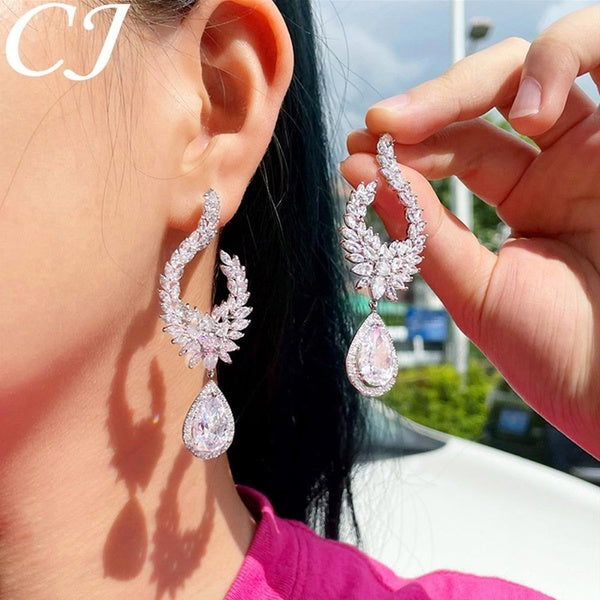CANDICE Boucles d'Oreilles Pendantes Longues Ailes Symétriques de Luxe avec Larme Plaqué Or Blanc Plein Pavé Blanc AAA Zircone Pierre Femme Bijoux de