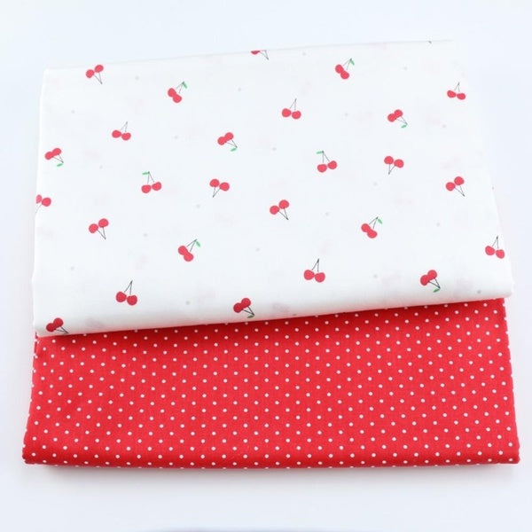 2 Pcs-lot 40X50CM Bande Dessinée Cerise Polka Dot Imprimé Tissu100% Coton Sergé Tissu DIY À La Main Quilting Patchwork Fat Quarters Bundls de Couture