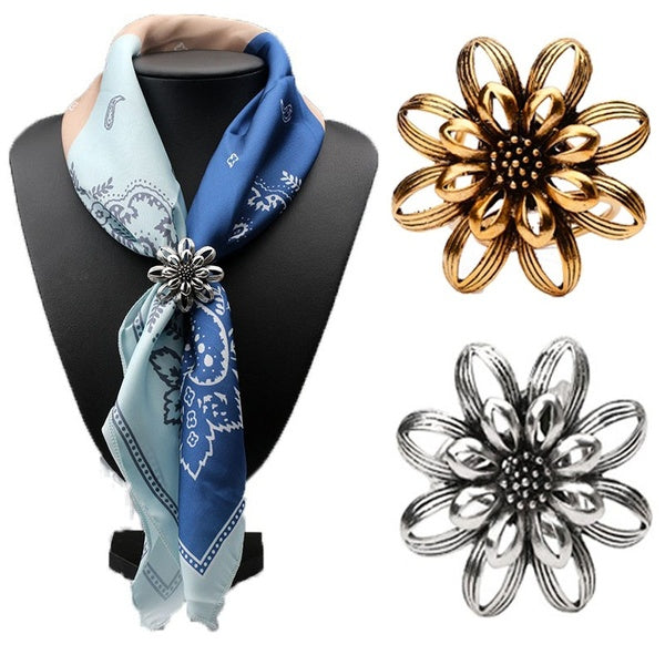 Women's Scarf buckle Retro and elegant Shawl Accessories, alloy Flower Tricyclic Scarves Holder Clips