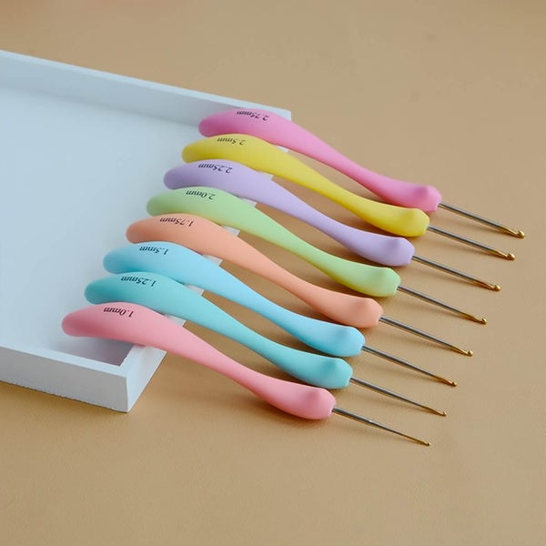 8pcs Assorted Colorful Knitting Sweater Needle Tools Lace Crochet Hooks with Soft Bending Handle 1mm ~ 2.75mm