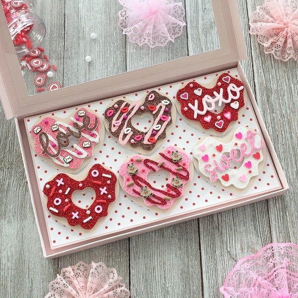 Heart Donut Cutting Die, Paper Die Cuts, Cutting Dies for Card Making, Metal Die Cut Stencil for DIY Crafts Scrapbook Album Paper Card