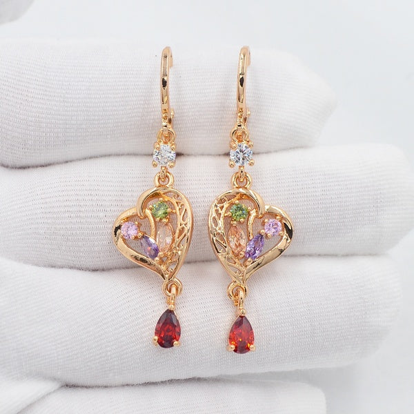 Boucles d'oreilles pendantes multicolores en forme de caur avec zircone cubique CZ