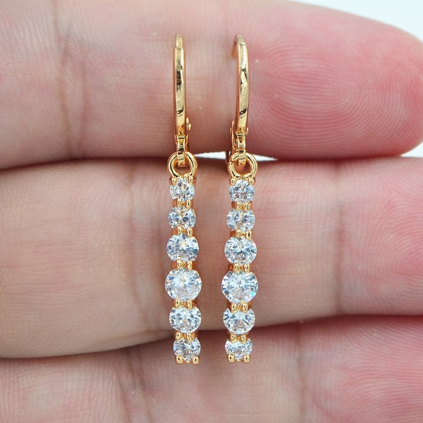 Boucles d'oreilles pendantes en forme de bâton de zircon cubique clair pour femmes