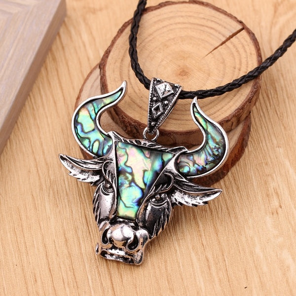 Bull Skull Head pendentif collier pour les femmes charme collier de coquille naturelle taurine vache bijoux ethniques Taurus cadeau d'anniversaire