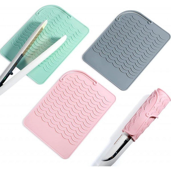 Hot Styling Tool Mat Heat Resistant Silicone Mat for Hair Straighteners Flat Irons and Curling Irons Protects Surfaces Prevents Damage