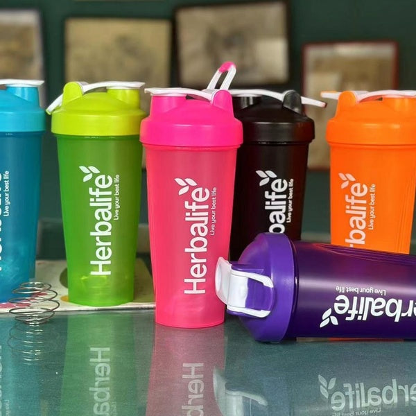 Nouvelle bouteille à poignée portable Herbalife personnalisée 6 couleurs avec boule shaker, une bouteille shaker polyvalente pour le fitness, les voy
