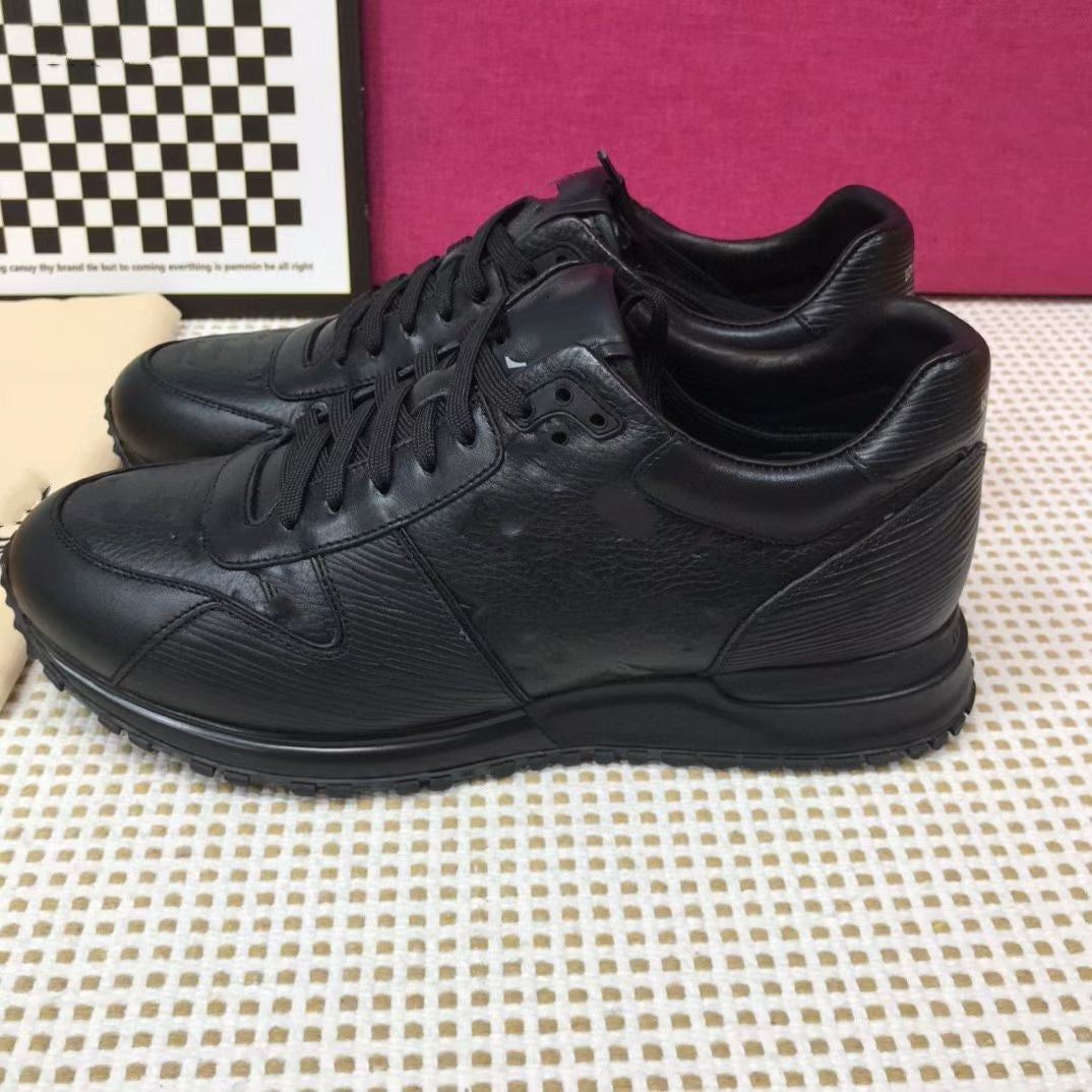 High quality designer Men classic casual shoes are made of soft grain calfskin emed with metallic texture trim hyt00002