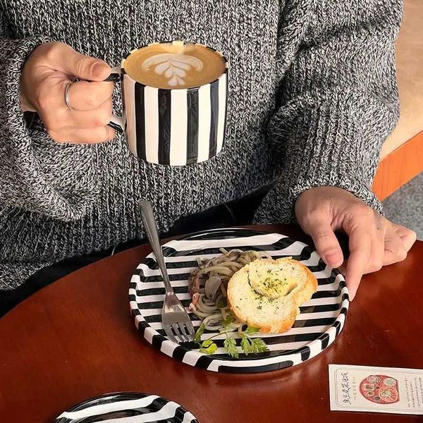 200ml ceramic coffee cup and sauce set hand-painted striped retro water cup black and white style striped afternoon tea GS Y241211
