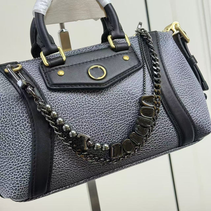 Womens Designer Pearls Chain Belt and Bag Charm For Mne Pearls Mini Chain Belt Gold Silver Western Chain Luxury Mens Keychain Key Ring Purse Charm B