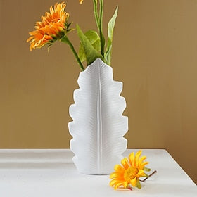 White Minimalist Flower Pot Vase Feather-Shaped Resin Vase for Indoor Home Decoration, Dry Flower Arrangement, Hydroponic Vase