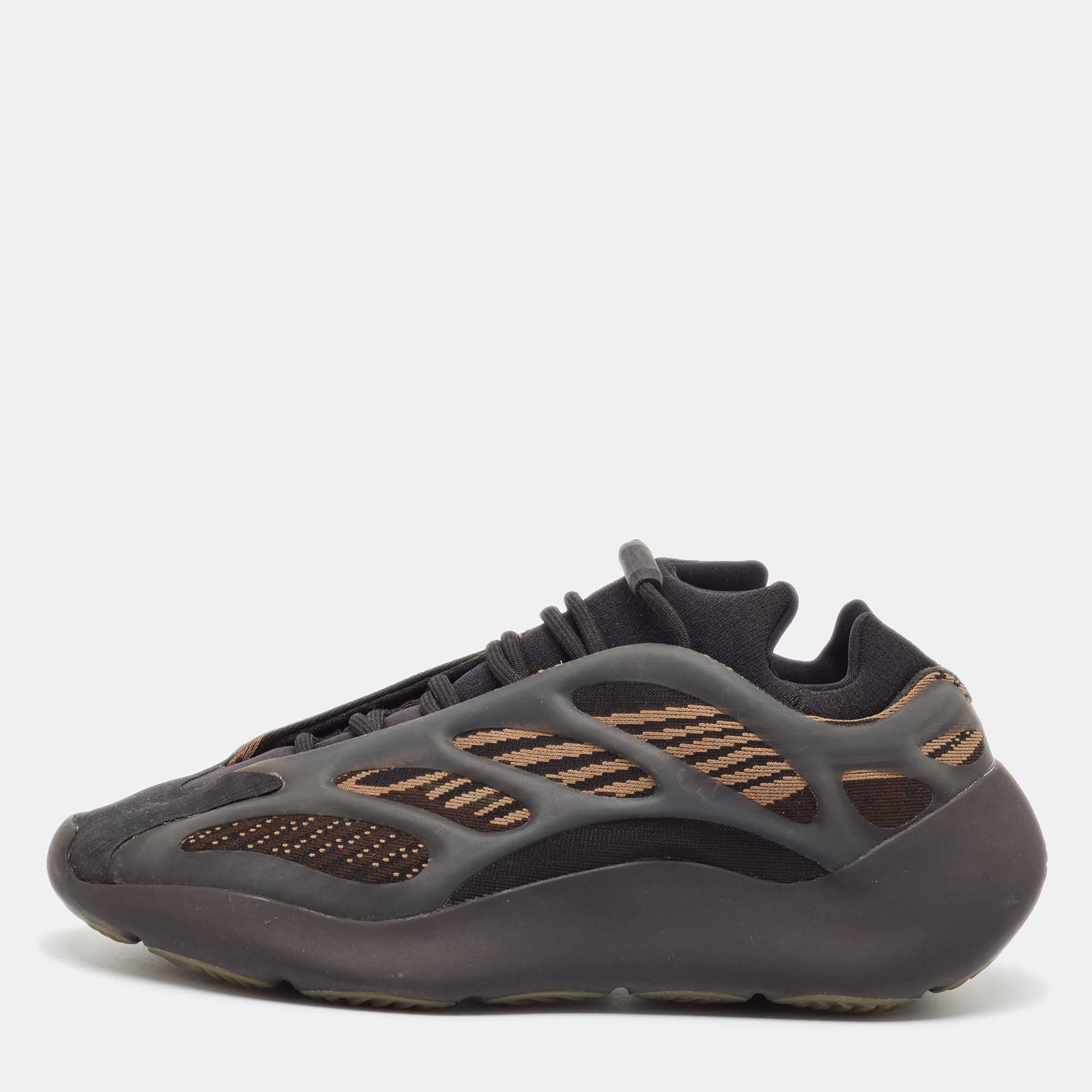 Yeezy x Adidas Brown-Black Knit Fabric and Rubber 700 V3 Clay Brown Sneakers Size 43 1-3