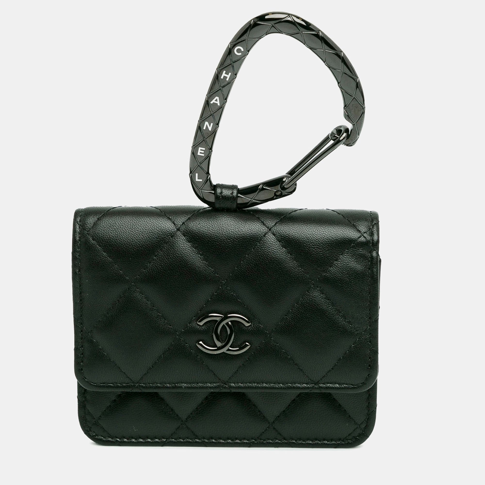 Quilted Lambskin So Black CC Hook Card Holder
