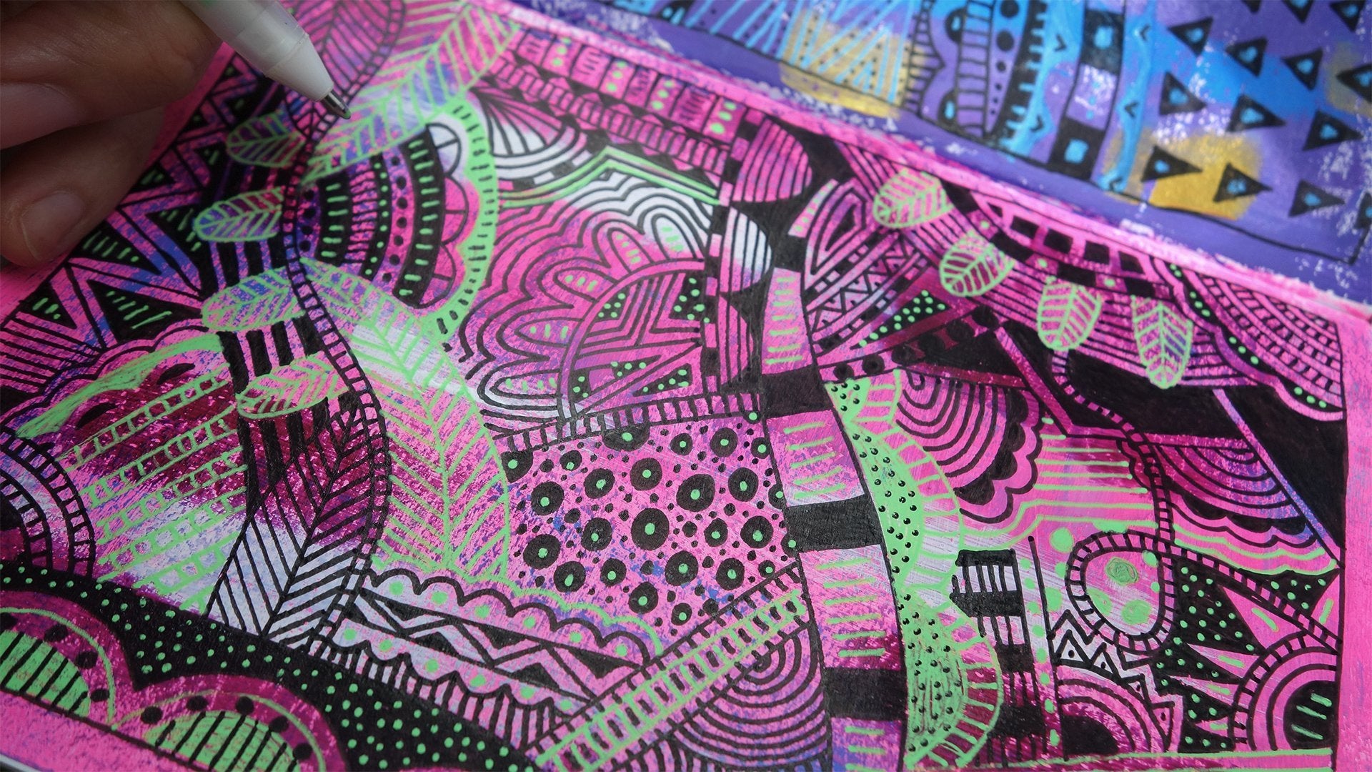 Doodle Art: Combining Black Ink and Gel Pens