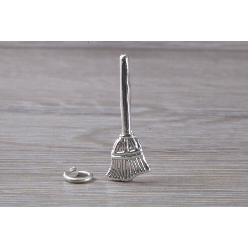 Wizard's Broom Stick Charm