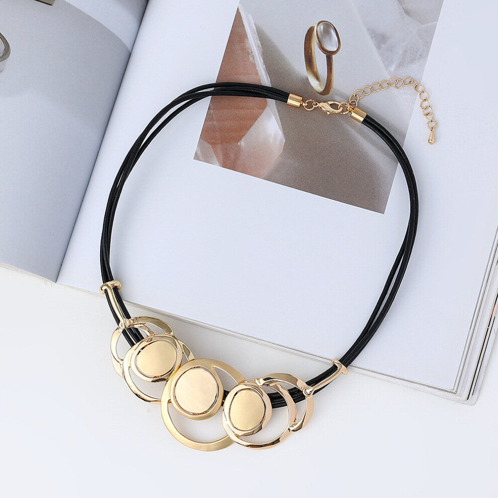 Neck Chokers Colar Necklace Goth Decorative Jewelry for Women Suspension Pendants Unusual Accessories