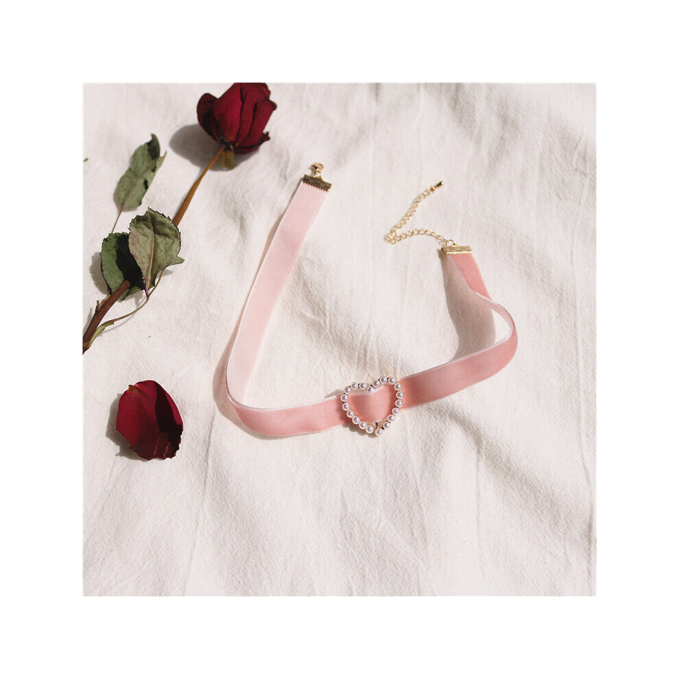 Vintage Pearl Velvet Chokers Necklaces for Women Girls Retro Geometric Heart Collar Necklace Jewelry Gift