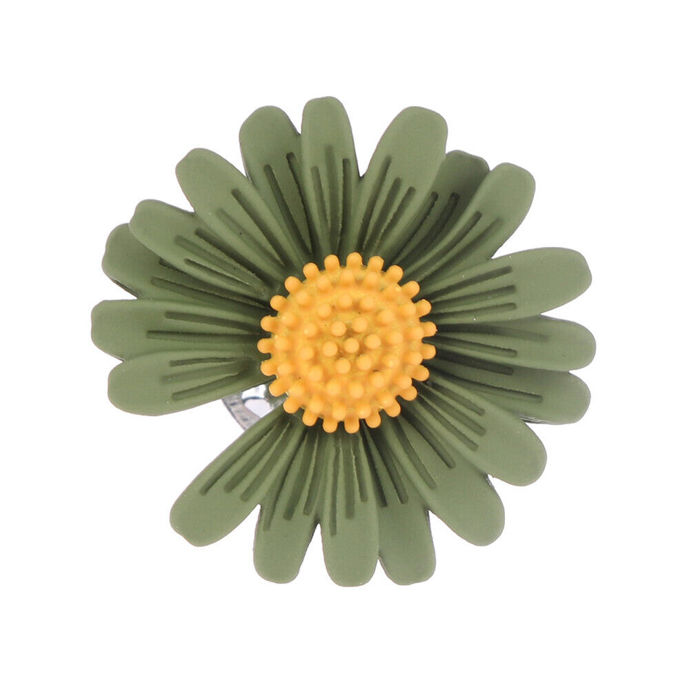Vintage Metal Plant Flowers Daisy Brooch for Women Girls Couple Flower Brooch Pins Hats Dress Bags Jewelry Accessories