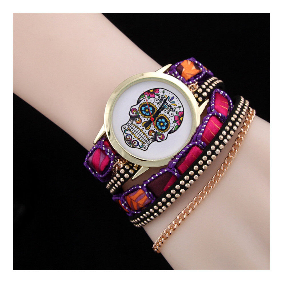 Selling Bracelet Watch Women Skull Pattern Rivet Chain Winding Watches High Quartz Watch Relogio Feminino