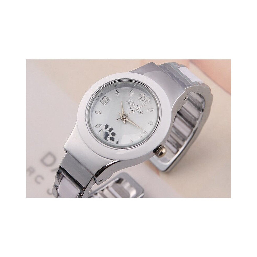 Candy Casual Stainless Steel Bracelet Watches Woman Dress Clocks Footprint Rhinestone Ladies Watches