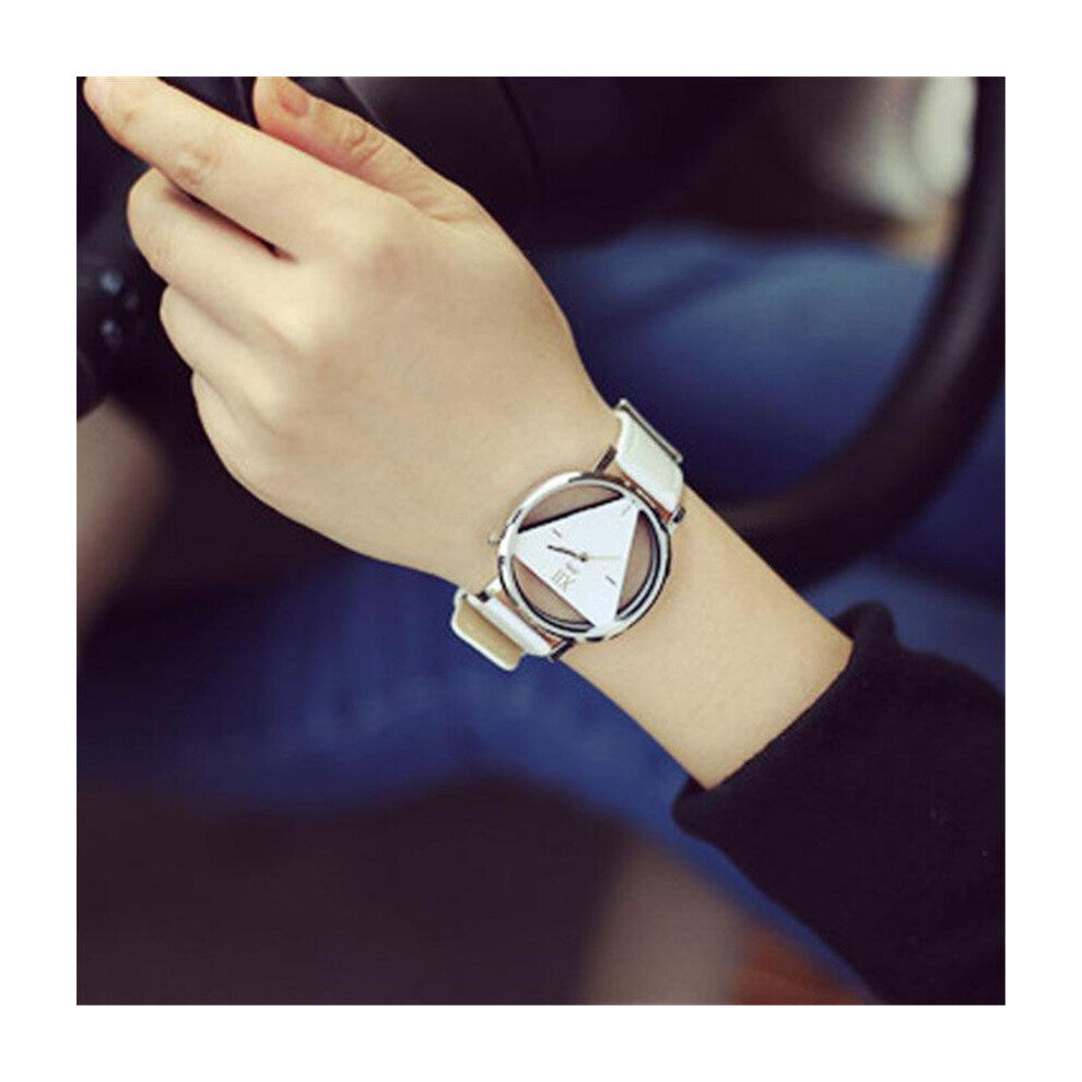 ???? ??????? Triangle Women Quartz Watches Novelty Individualism Creative Wrist Watch Leather Clock
