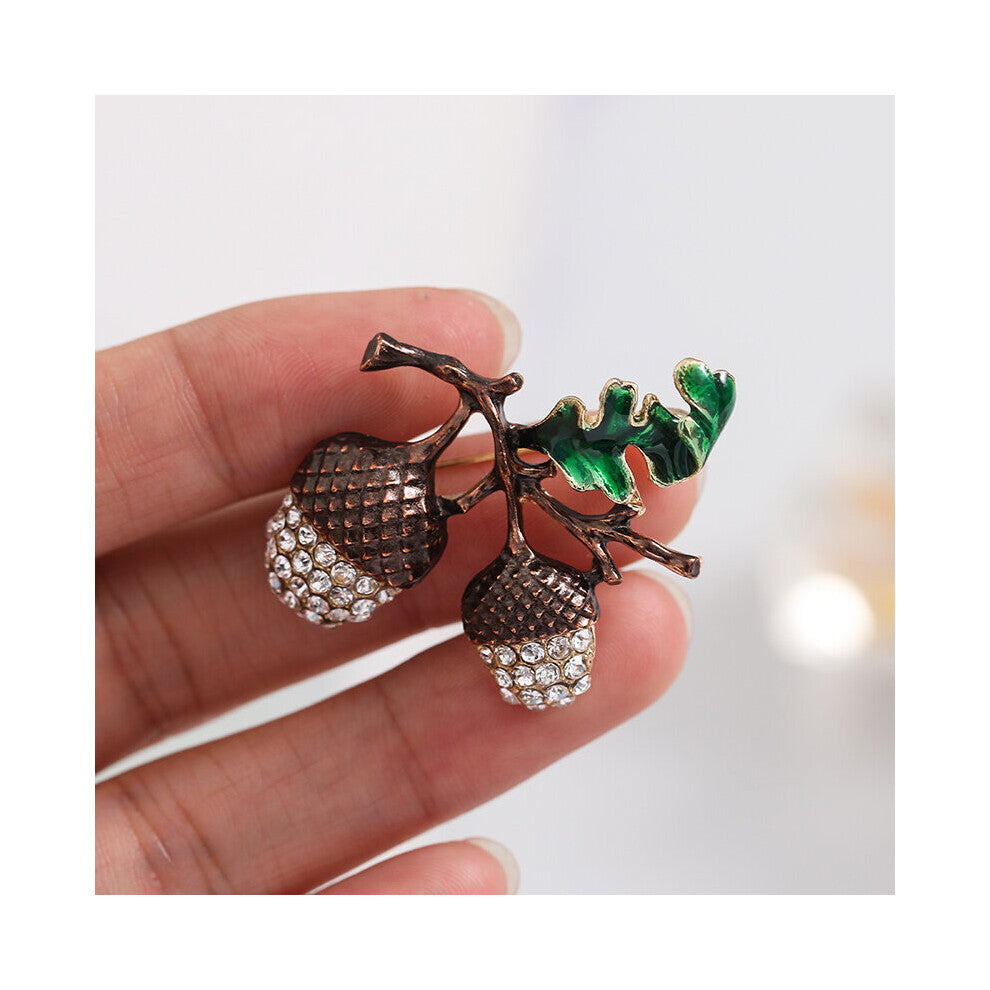 Forest Enamel Rhinestone Pine Cone Pin Pin Christmas Party Jewelry Accessories For Men And Women