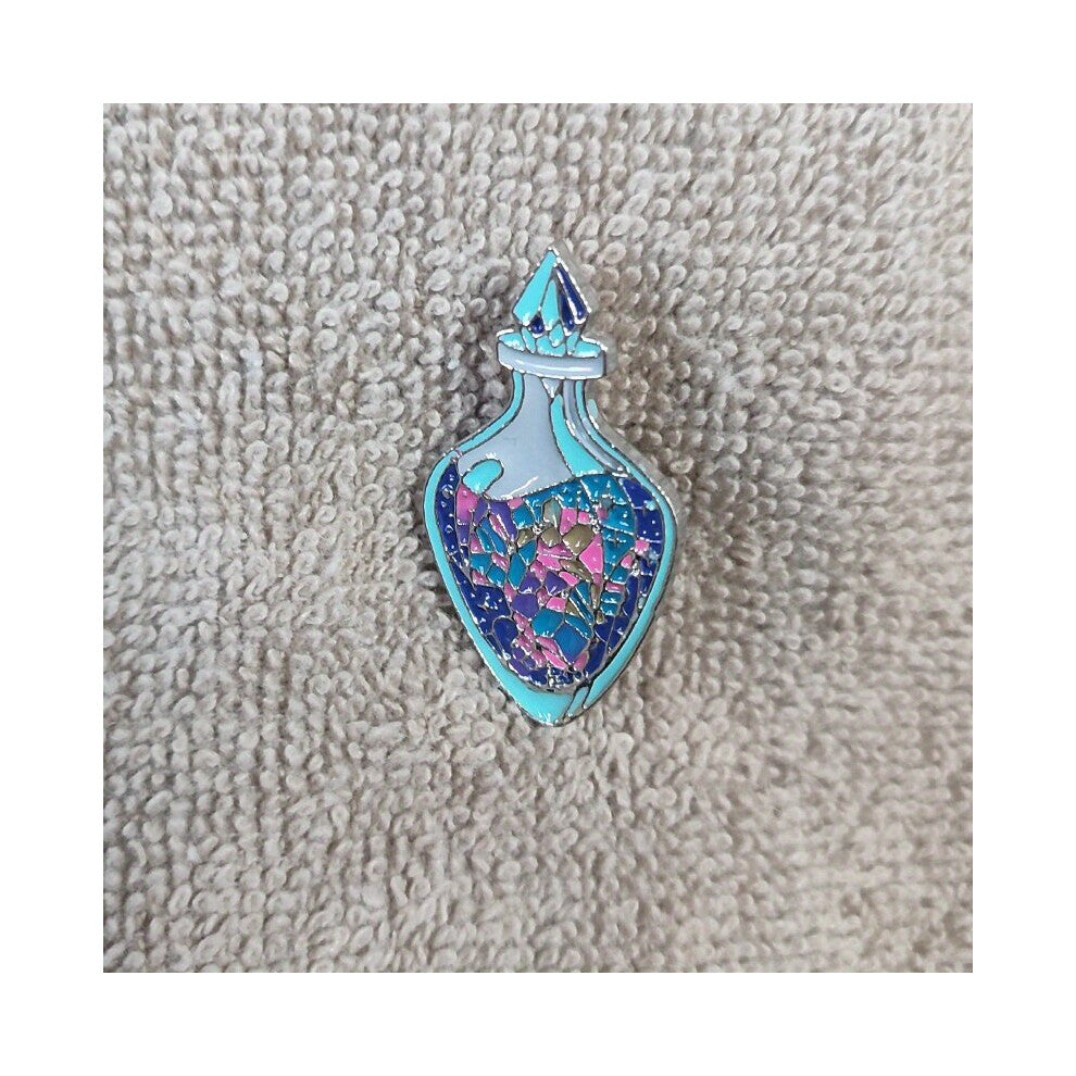 Bottle shaped Brooch Pins Skirts Sweater Scarf Lapel Hat Clothing Bag Accessories