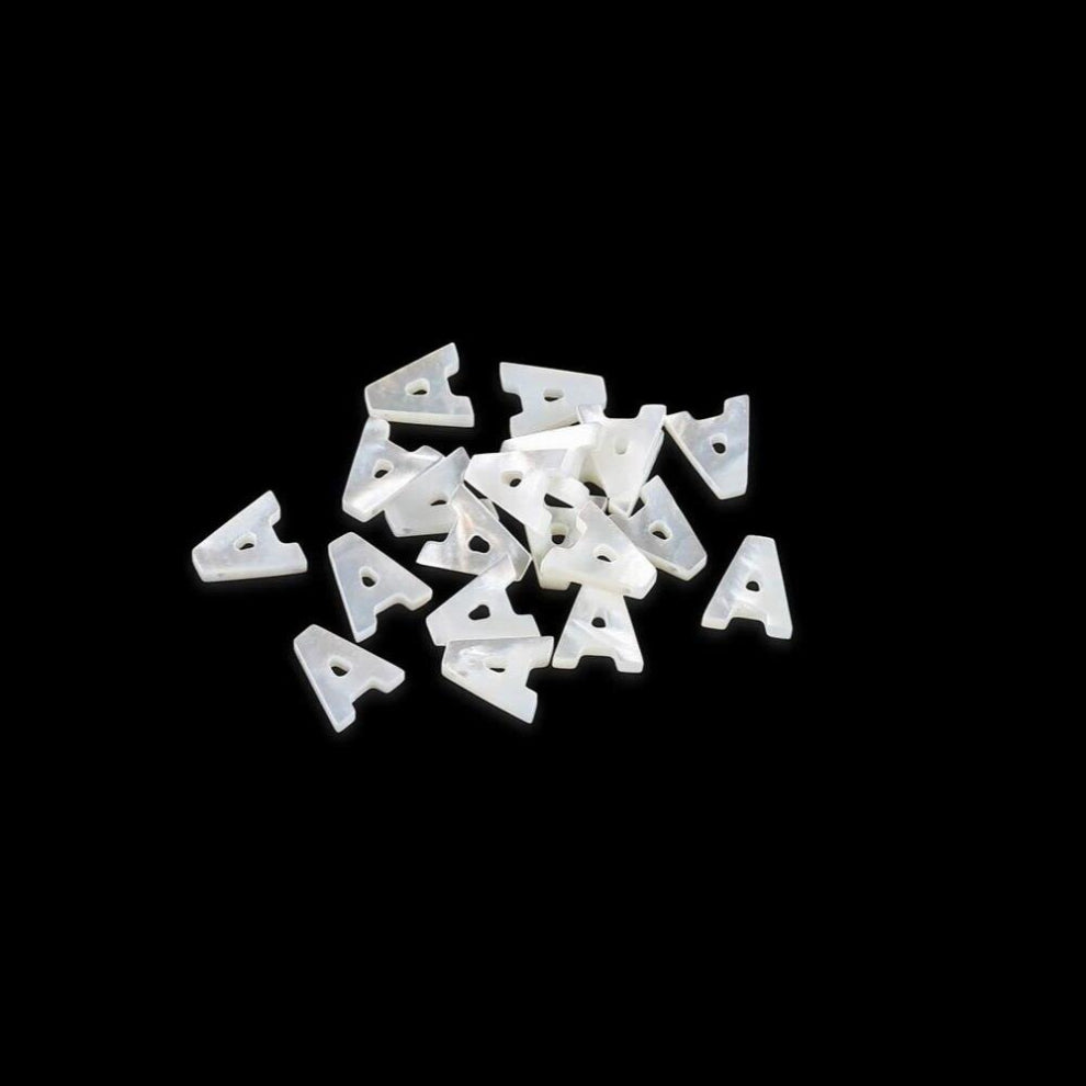 5Pcs-Lot Dainty 26 Initial Natural Shell Pendant Necklaces Minimalist Street Style Letter Charming Chokers Jewelry Making Access