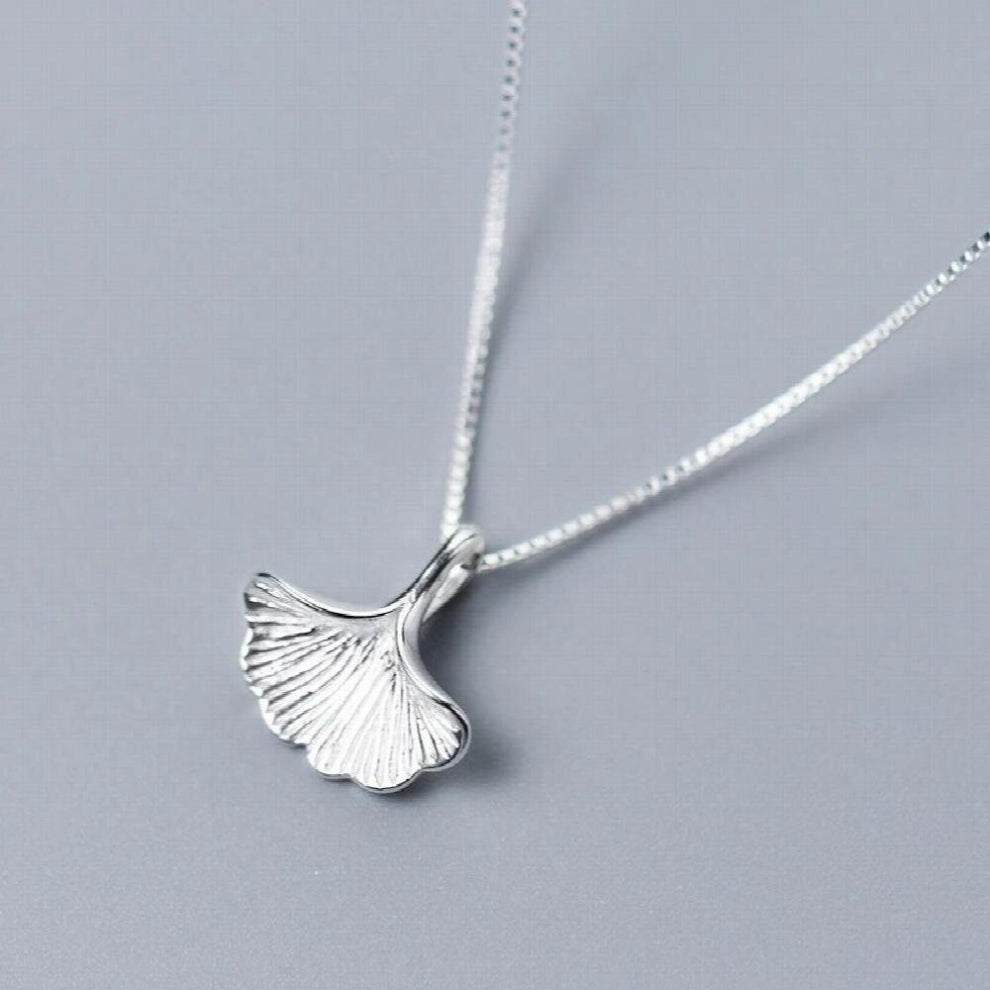 S925 Sterling Silver Womens NecklaceFemale Sen SeriesNew Artistic Ginkgo Leaf Pendant Sweet Chain Jewelry