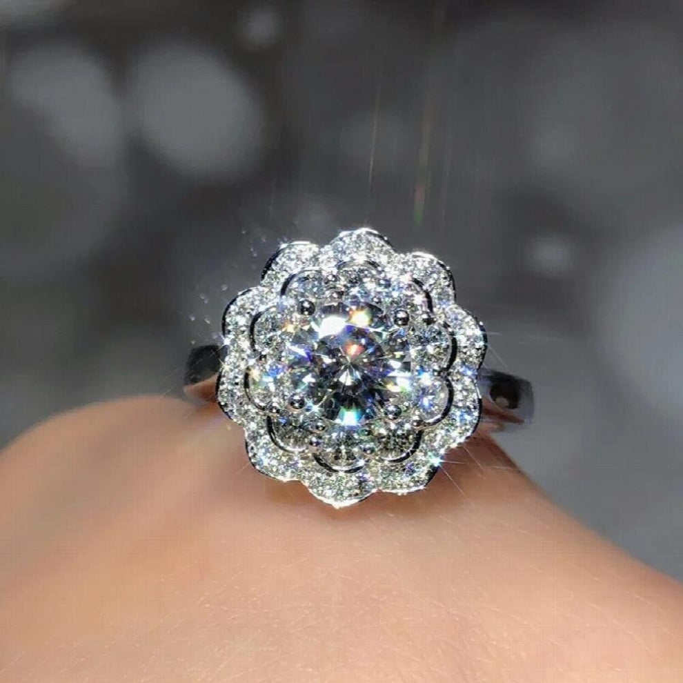 Gorgeous Flower Band Women Ring with Brilliant Cubic Zirconia Wedding Ceremony Party Romantic Accessories Jewelry