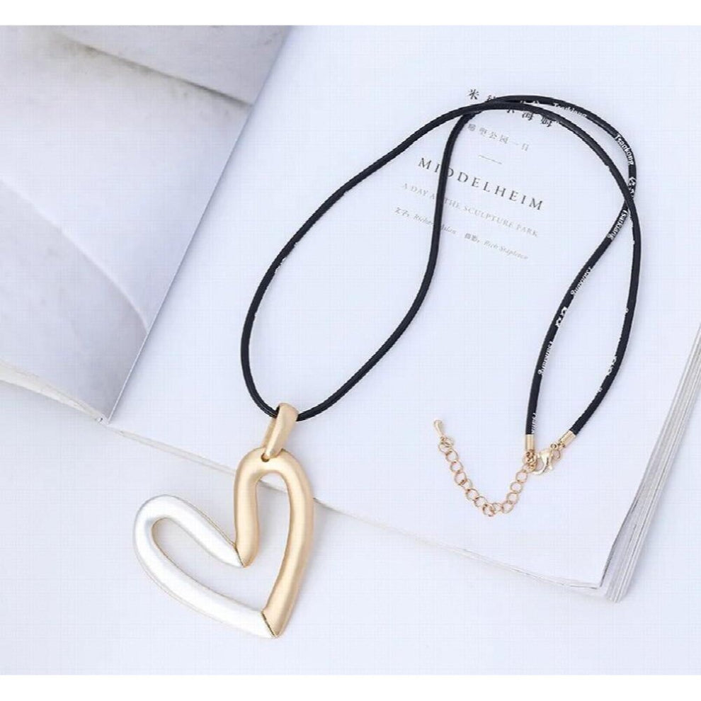 and Silver Heart Pendants Necklace for Women Chunky Neck Decoration Chokers Jewelry Presents